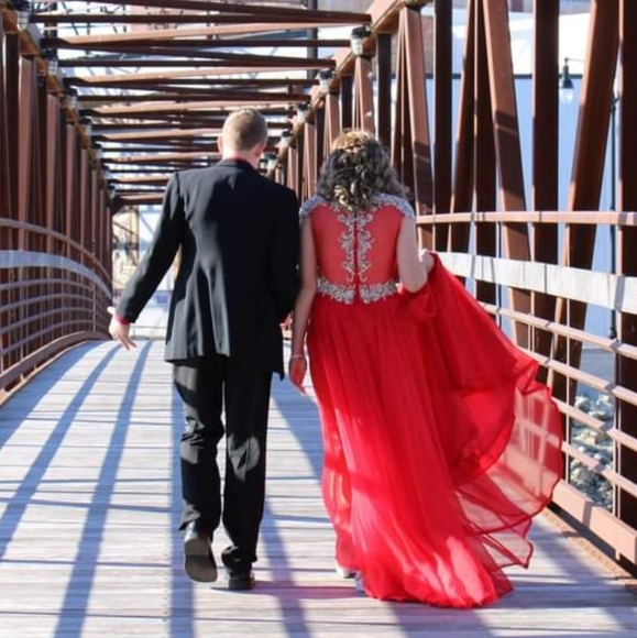 Sherri Hill Prom Dress red size 6 - Picture 4 of 7